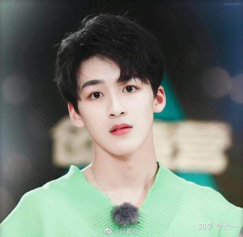 何洛洛娱乐爆料,揭秘明星幕后故事